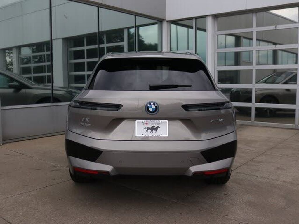 2024 BMW iX - photo 32