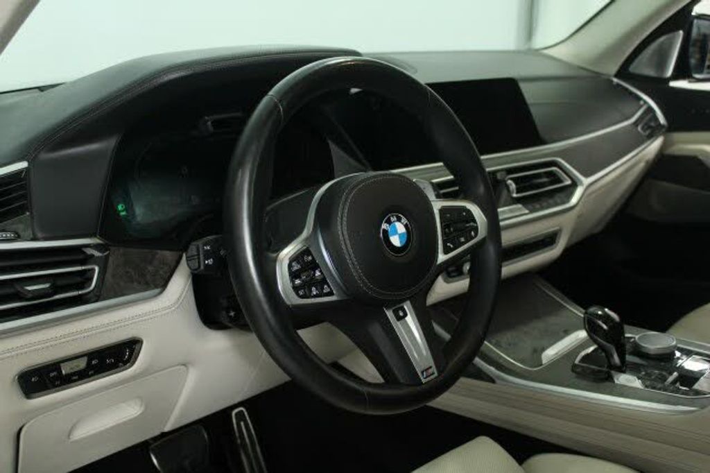 2020 BMW X7 - photo 21