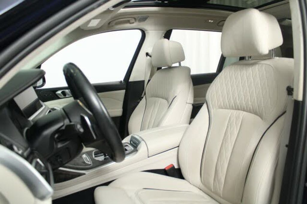 2020 BMW X7 - photo 26