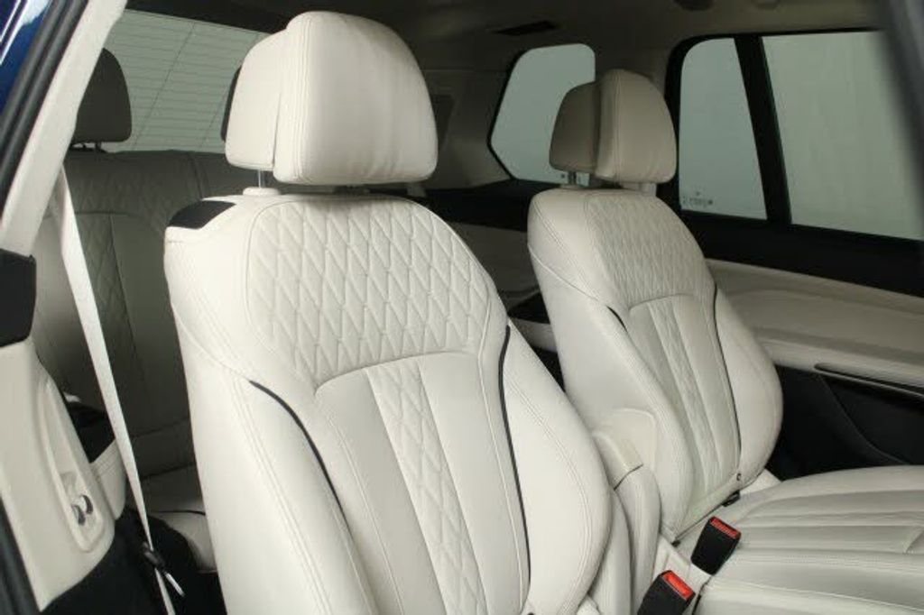 2020 BMW X7 - photo 36