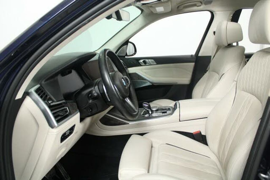 2020 BMW X7 - photo 25