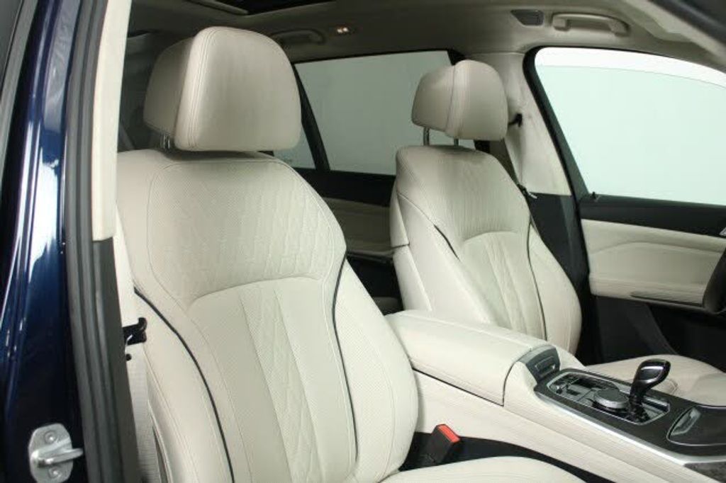 2020 BMW X7 - photo 35