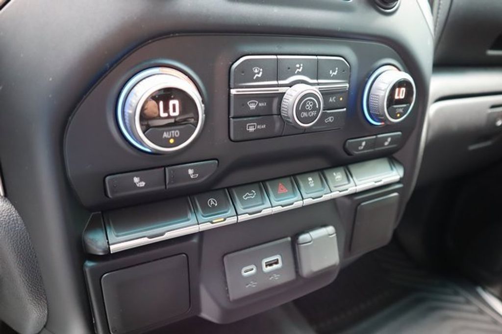 2021 CHEVROLET Silverado - photo 16