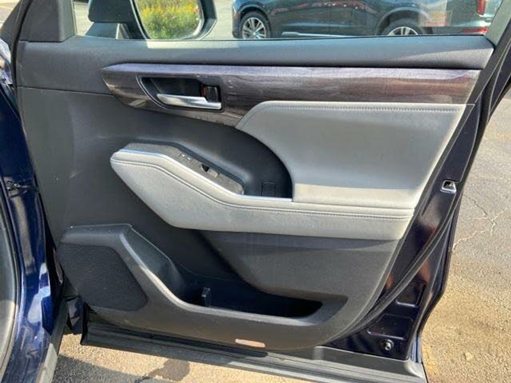 2020 TOYOTA Highlander - photo 26
