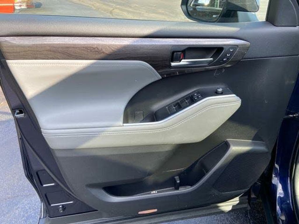 2020 TOYOTA Highlander - photo 10