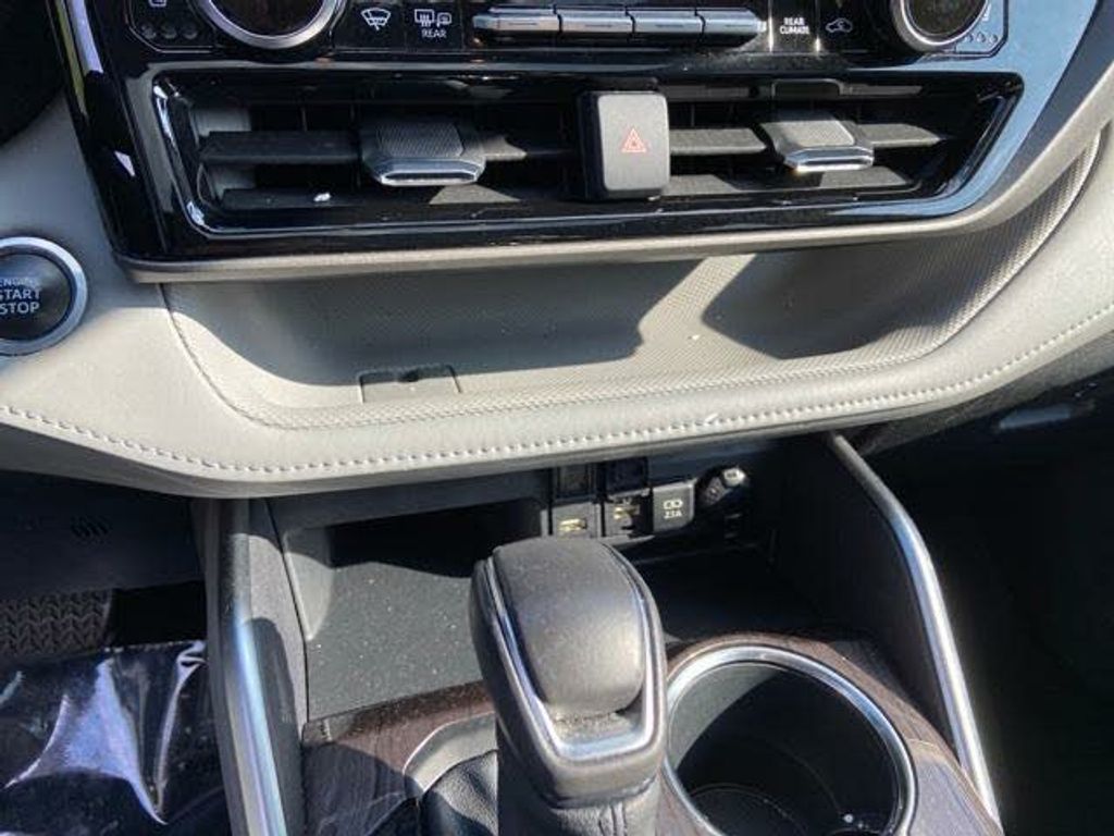 2020 TOYOTA Highlander - photo 14