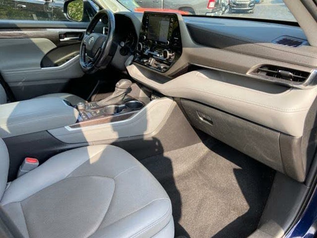 2020 TOYOTA Highlander - photo 25