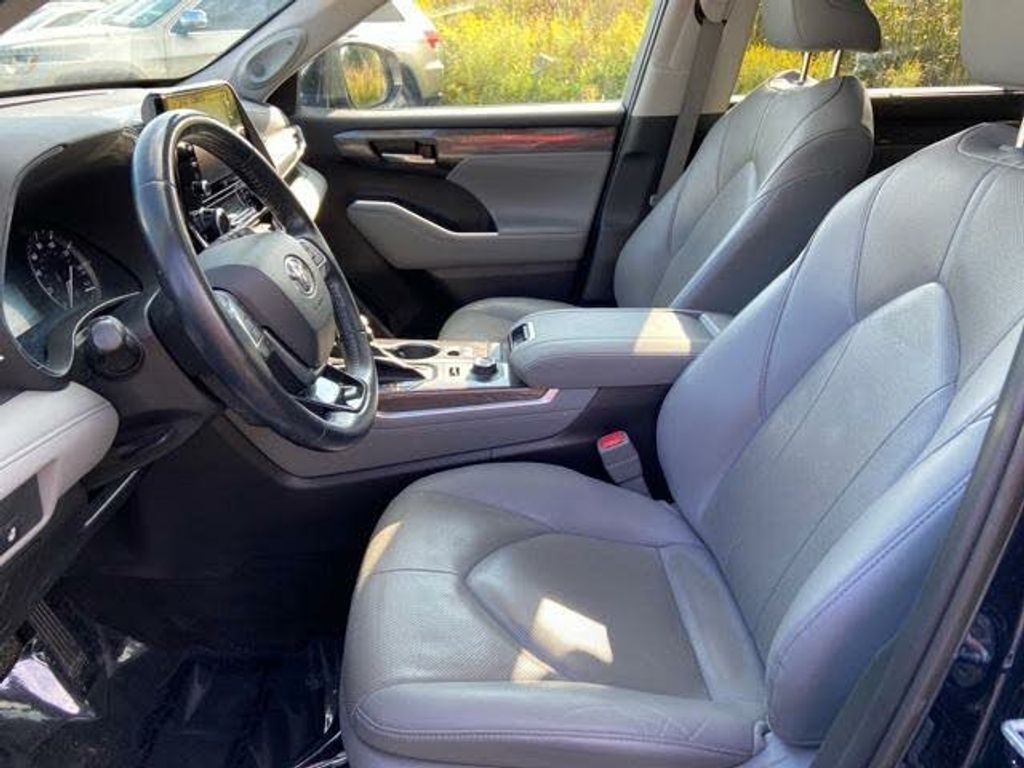 2020 TOYOTA Highlander - photo 8