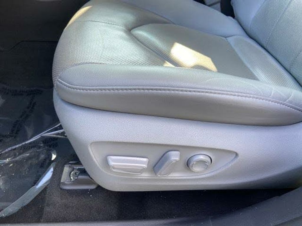 2020 TOYOTA Highlander - photo 9