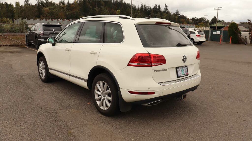 2011 VOLKSWAGEN Touareg - photo 8