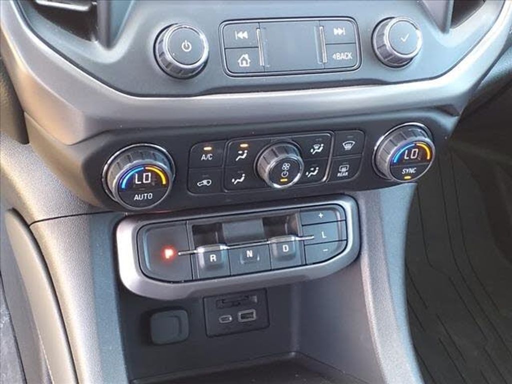 2021 GMC Acadia - photo 21