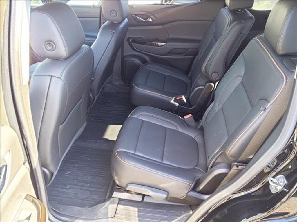 2021 GMC Acadia - photo 12