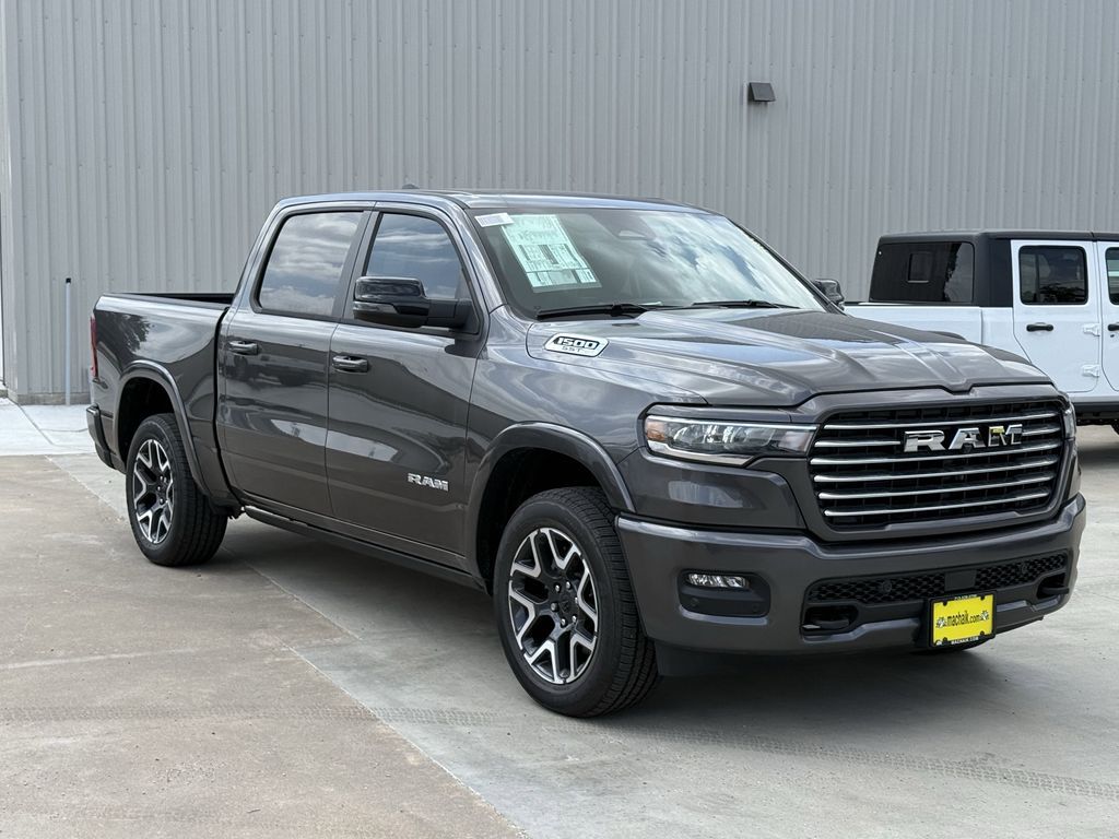2025 RAM 1500 - photo 2