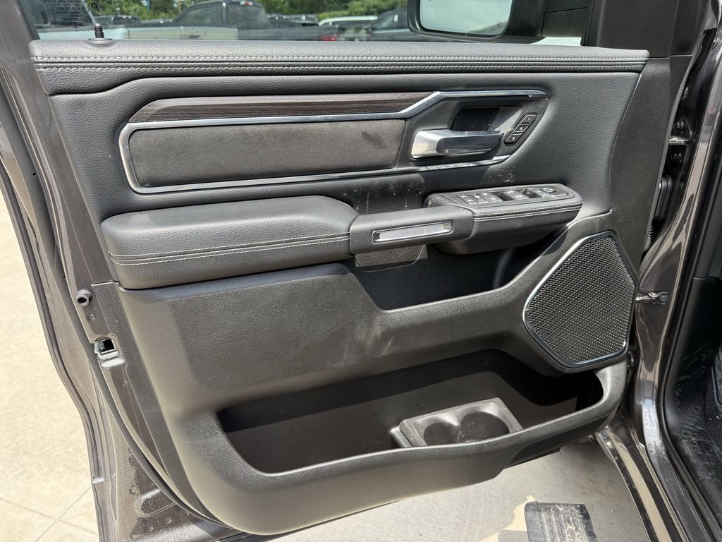 2025 RAM 1500 - photo 12