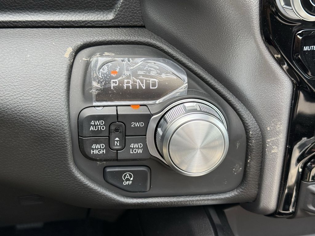 2025 RAM 1500 - photo 25