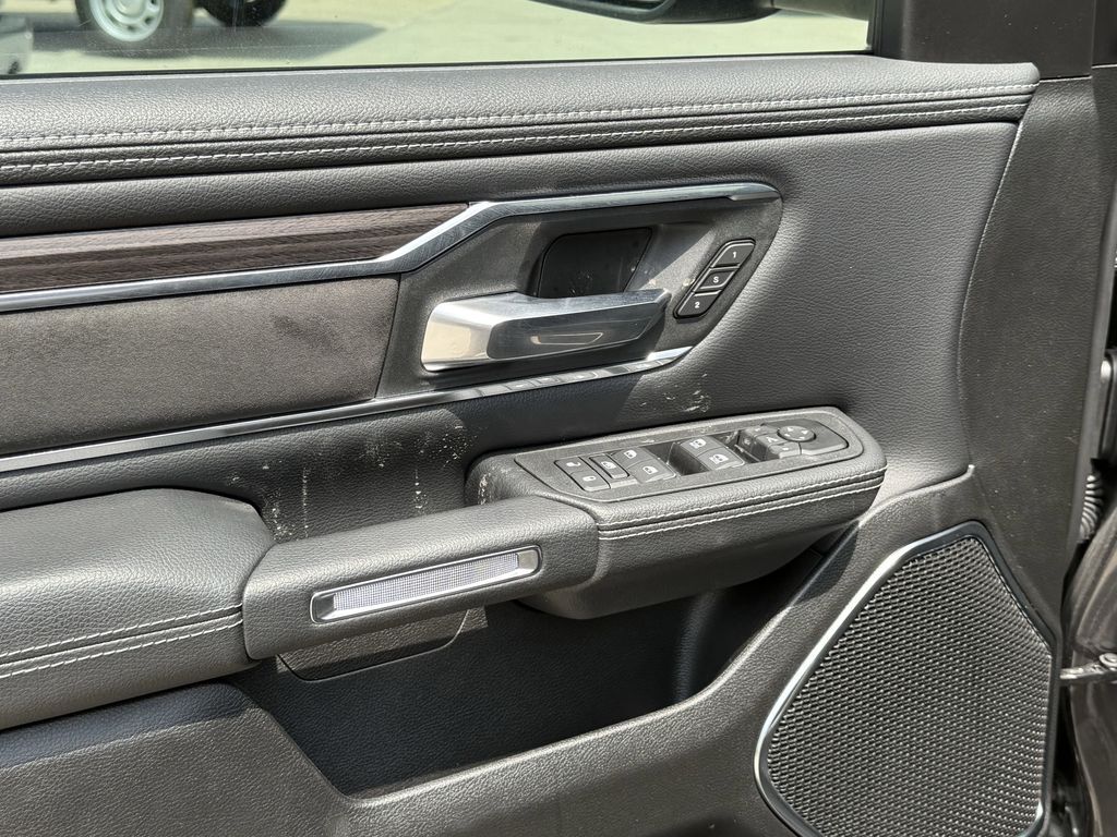 2025 RAM 1500 - photo 13