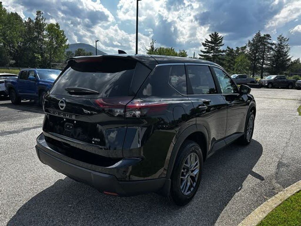 2025 NISSAN Rogue - photo 3