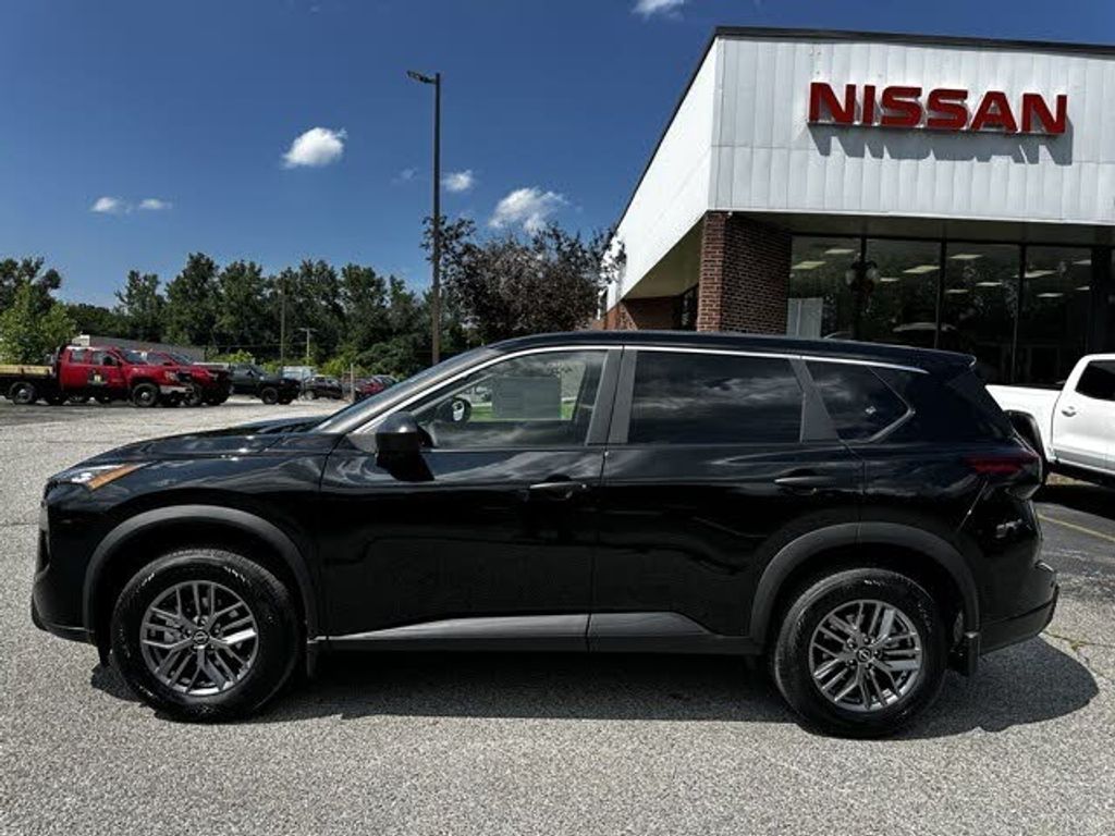 2025 NISSAN Rogue - photo 8