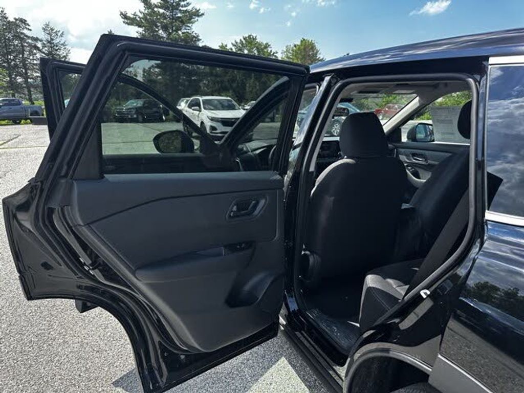 2025 NISSAN Rogue - photo 14