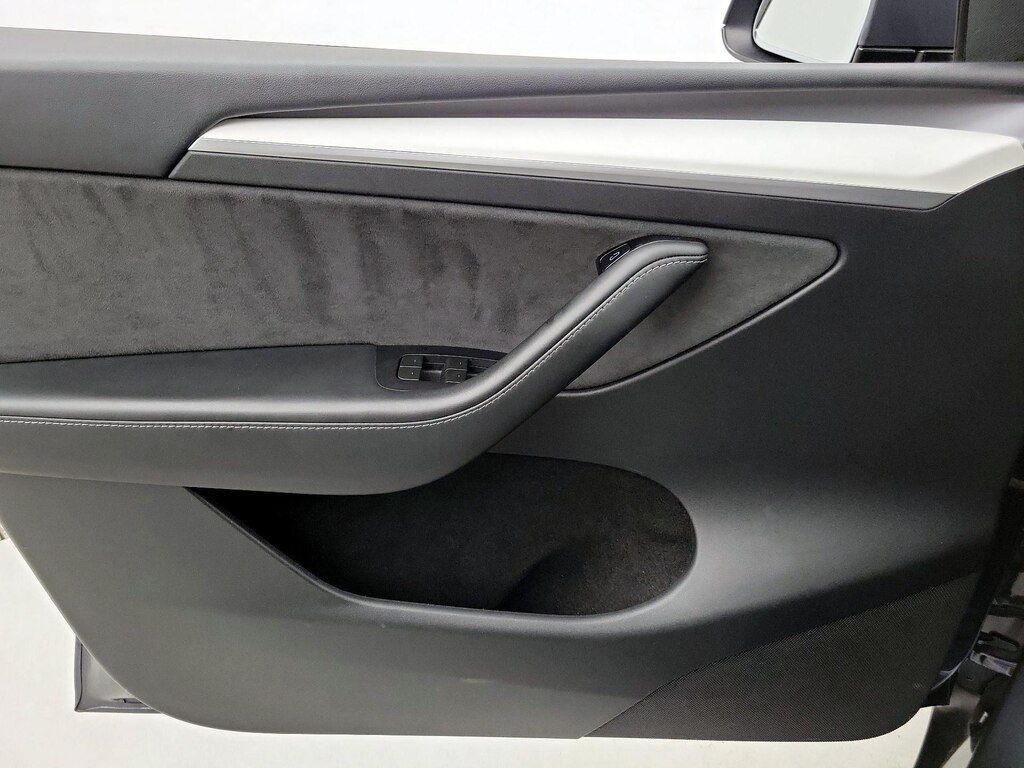 2023 TESLA Model Y - photo 15