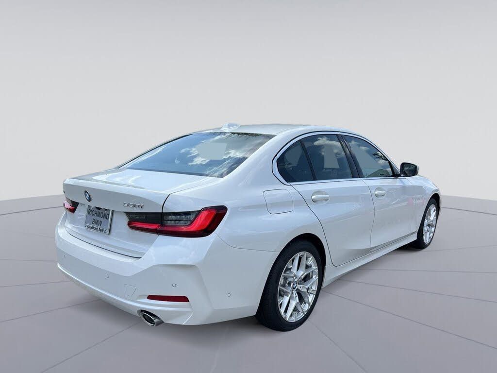 2025 BMW 330i - photo 5