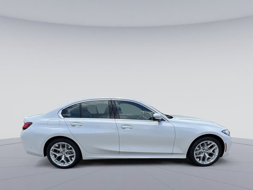 2025 BMW 330i - photo 6