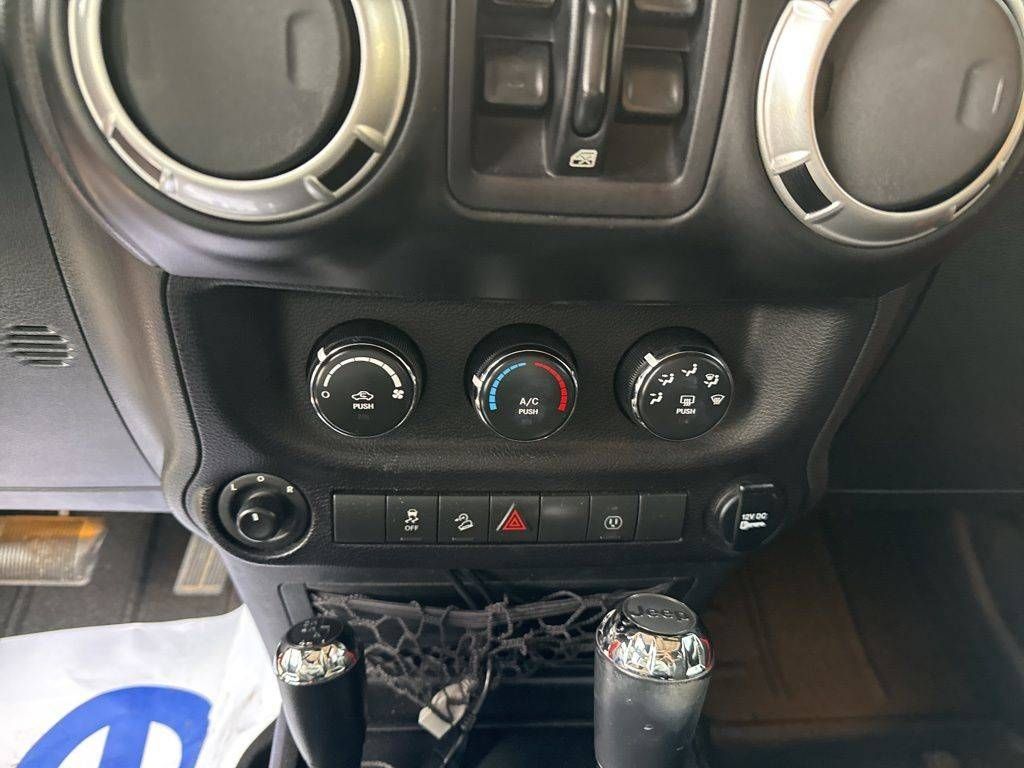 2015 JEEP Wrangler - photo 19