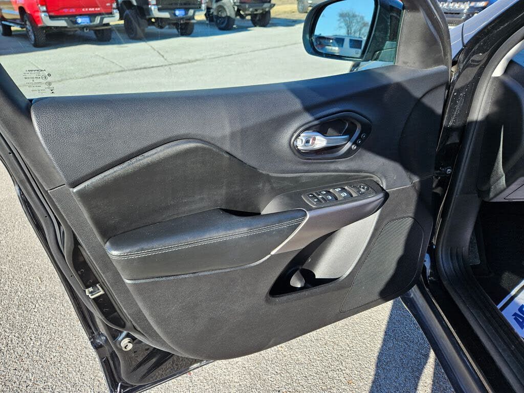 2022 JEEP Cherokee - photo 22