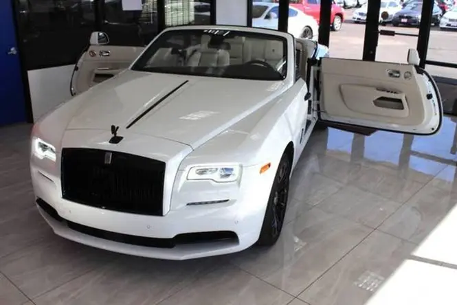 2019 Rolls-Royce Dawn Base