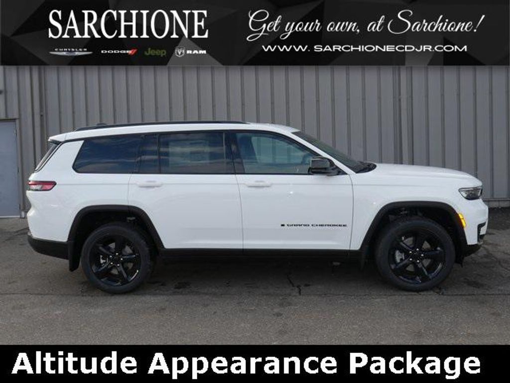 2025 Jeep Grand Cherokee L Laredo Altitude