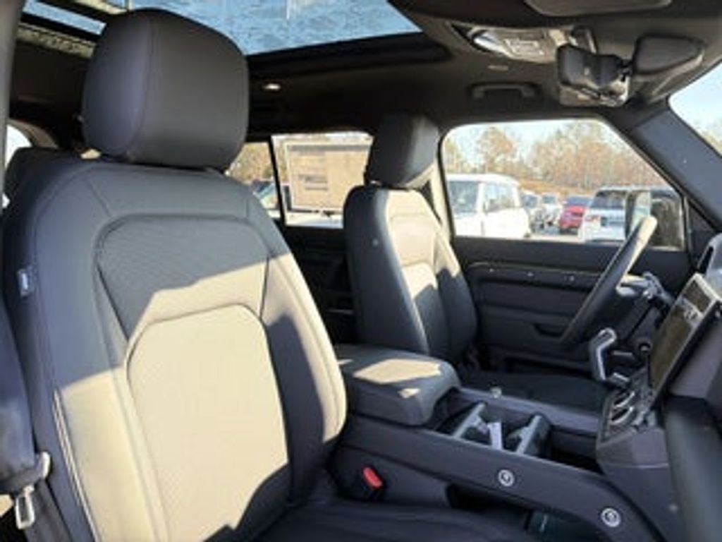 2024 LAND ROVER Defender - photo 15