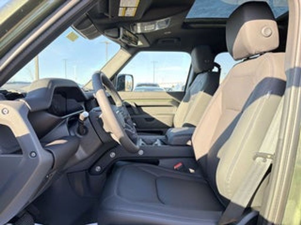 2024 LAND ROVER Defender - photo 3