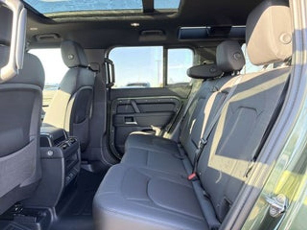2024 LAND ROVER Defender - photo 5
