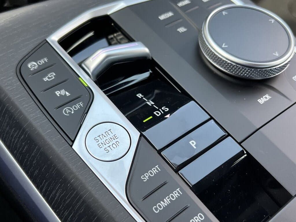 2025 BMW 330i - photo 19
