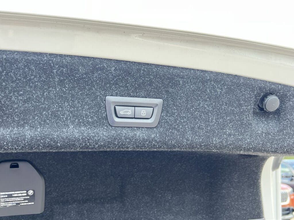 2025 BMW 330i - photo 25