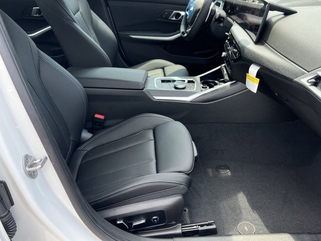 2025 BMW 330i - photo 26