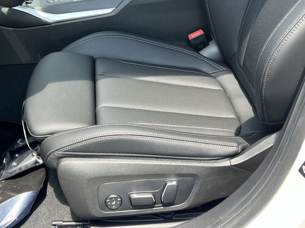 2025 BMW 330i - photo 11