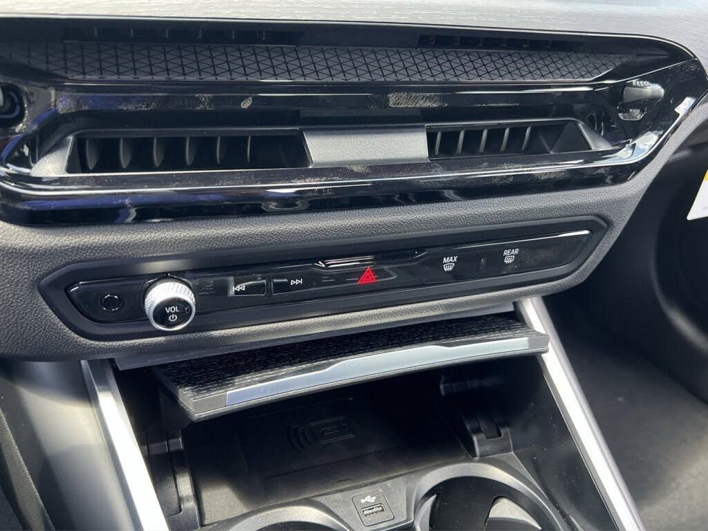 2025 BMW 330i - photo 15