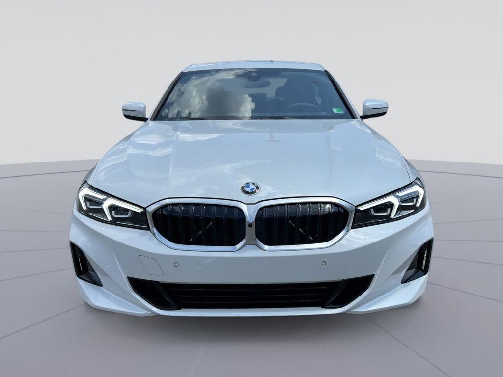 2025 BMW 330i - photo 8