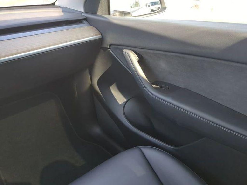 2022 TESLA Model Y - photo 20