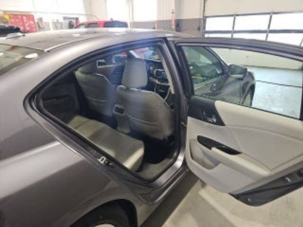 2016 SUBARU Legacy - photo 18