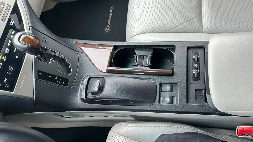 2012 LEXUS RX - photo 16