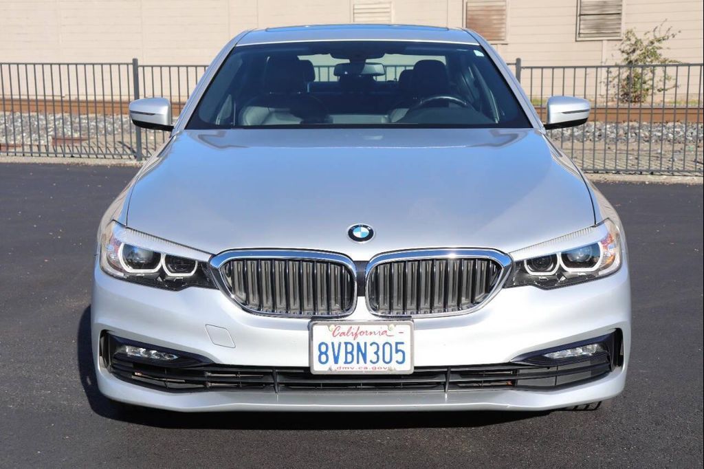 2017 BMW 530i - photo 2