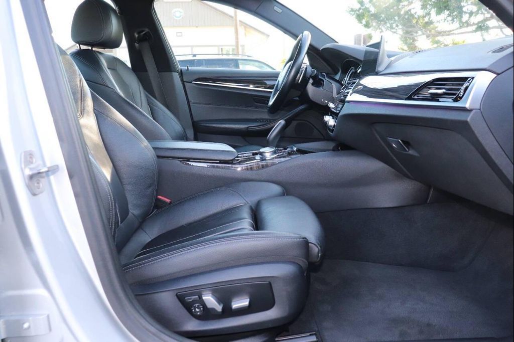2017 BMW 530i - photo 20