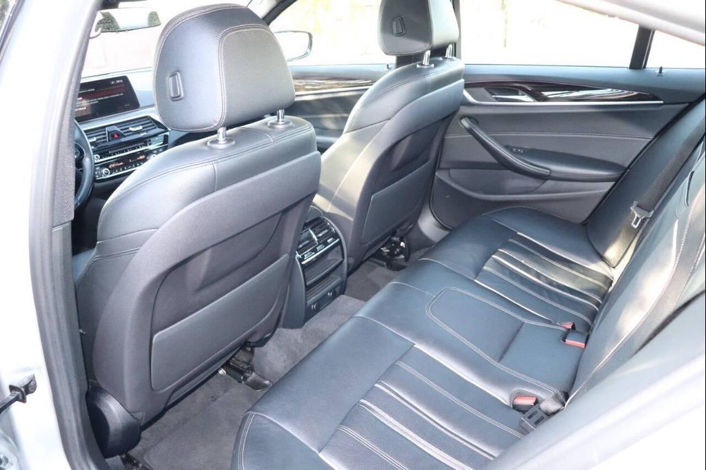 2017 BMW 530i - photo 30
