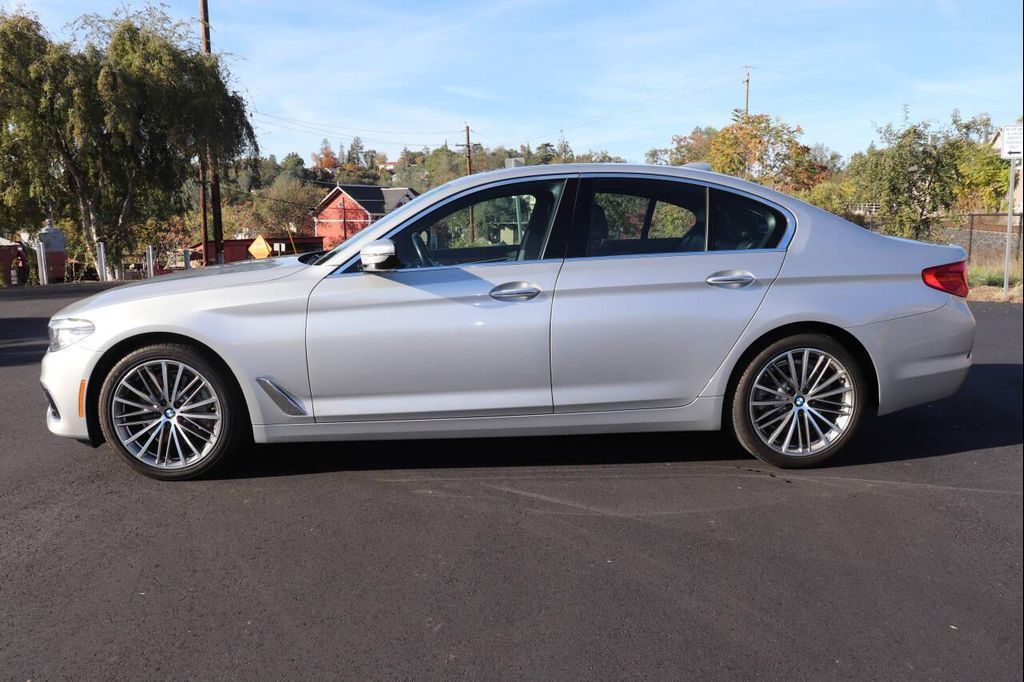 2017 BMW 530i - photo 4