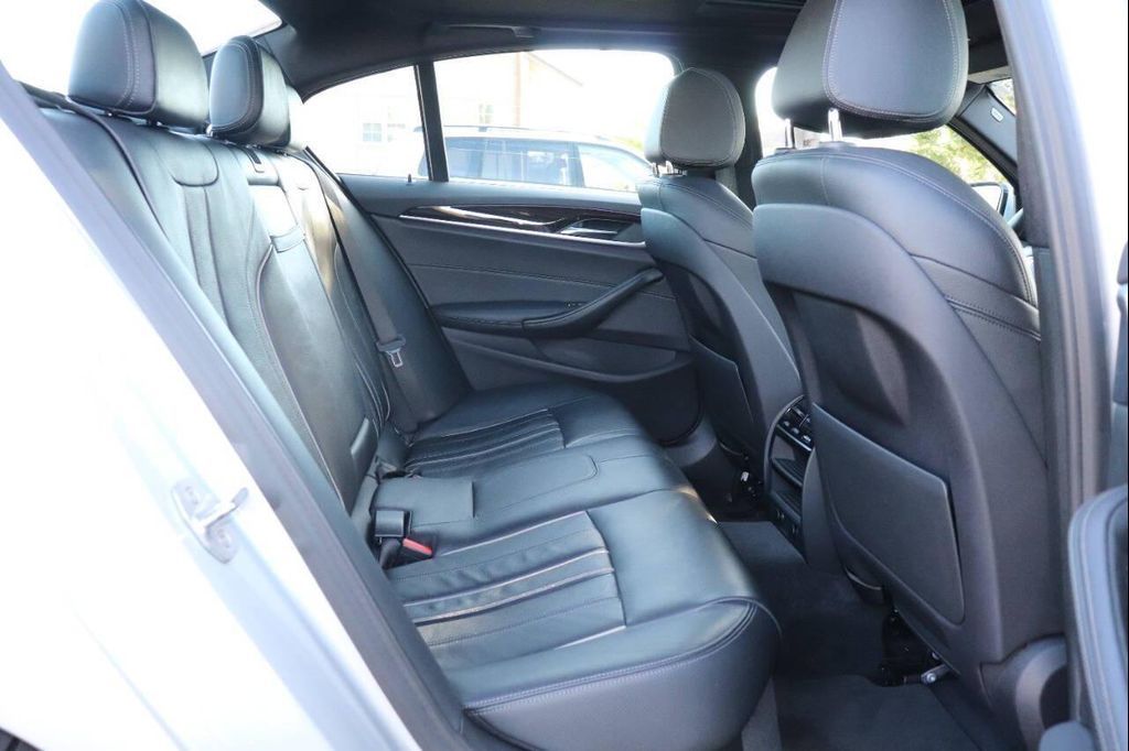 2017 BMW 530i - photo 35