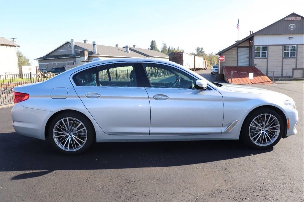 2017 BMW 530i - photo 8