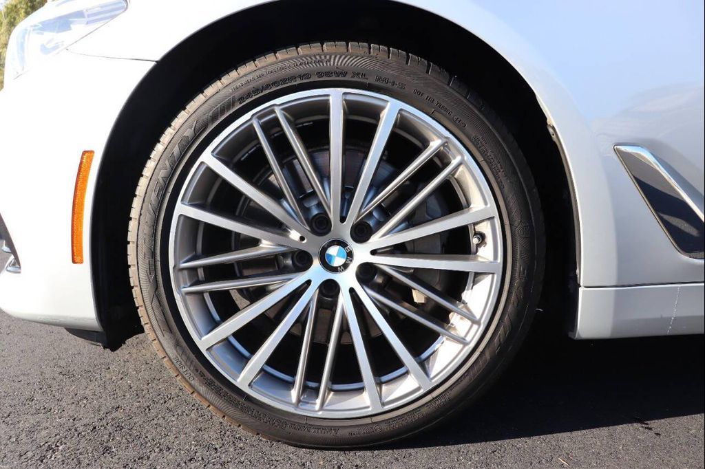 2017 BMW 530i - photo 9