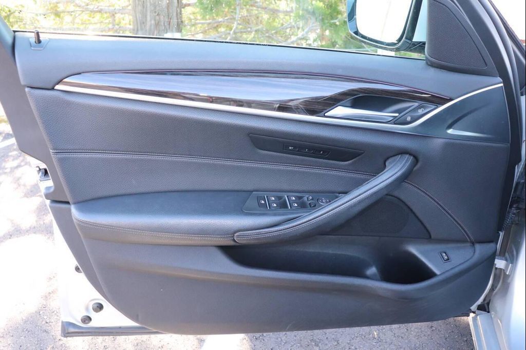 2017 BMW 530i - photo 14